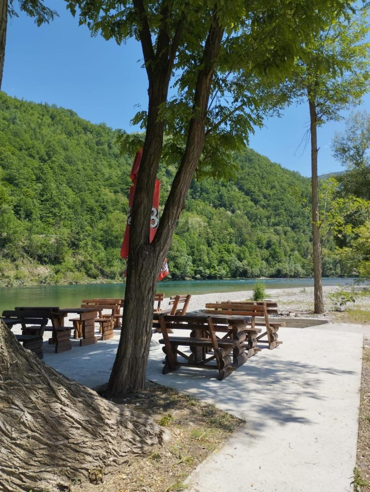 Apartamento Zlatna Plaza Bratunac Exterior foto