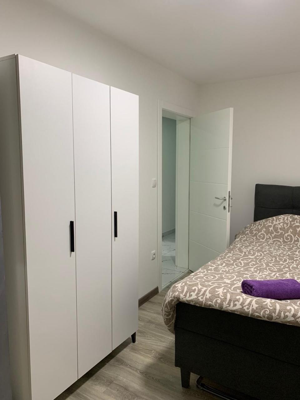 Apartamento Zlatna Plaza Bratunac Exterior foto