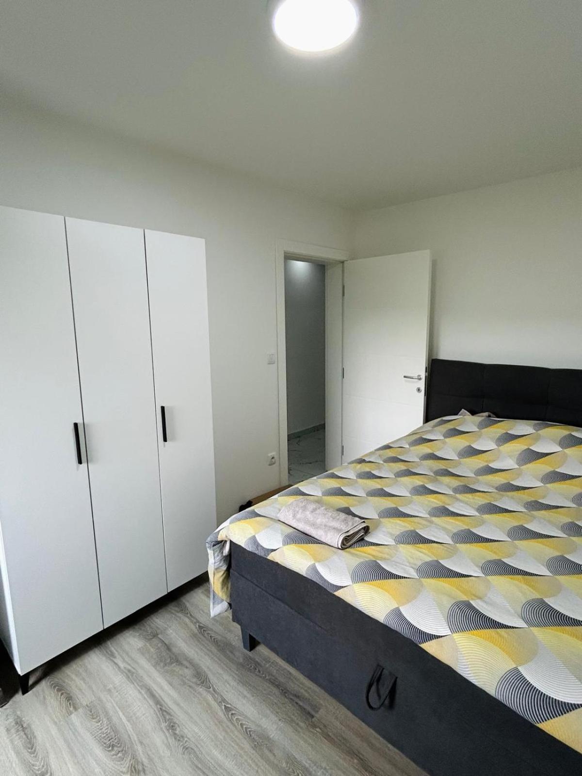 Apartamento Zlatna Plaza Bratunac Habitación foto
