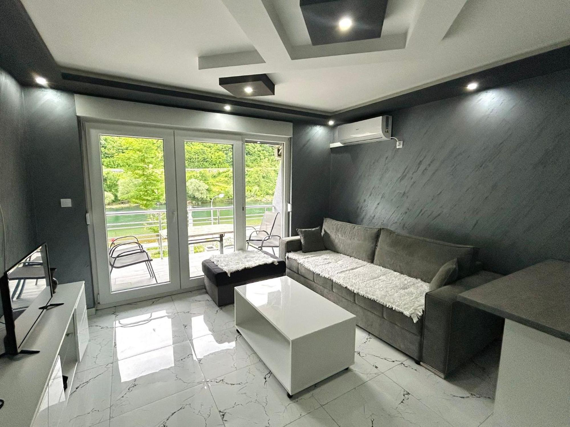 Apartamento Zlatna Plaza Bratunac Exterior foto